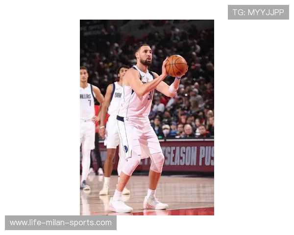 安踏签约克莱·汤普森：中国品牌的NBA野心，安踏汤普森ktice