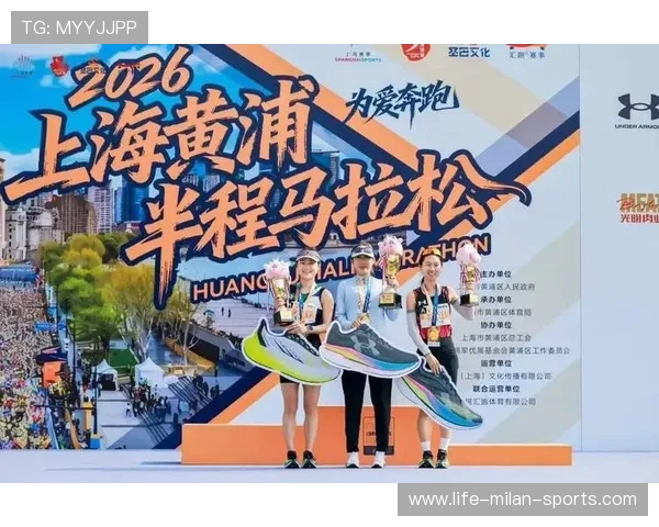给备赛 2026 马拉松跑者的能量补给指南：补盐还是补糖？最新的科学配比。
